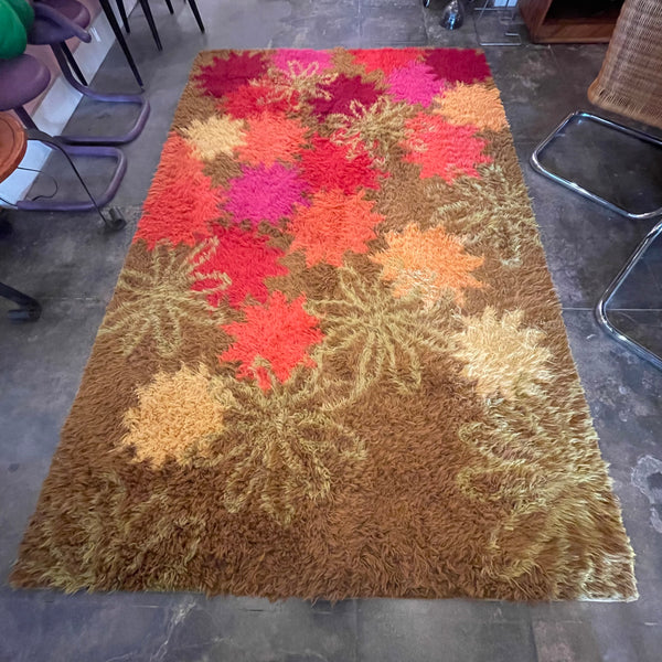 1970’s Floral Shag Rug - 5’6” x 8’7” Rugs CANDID HOME   