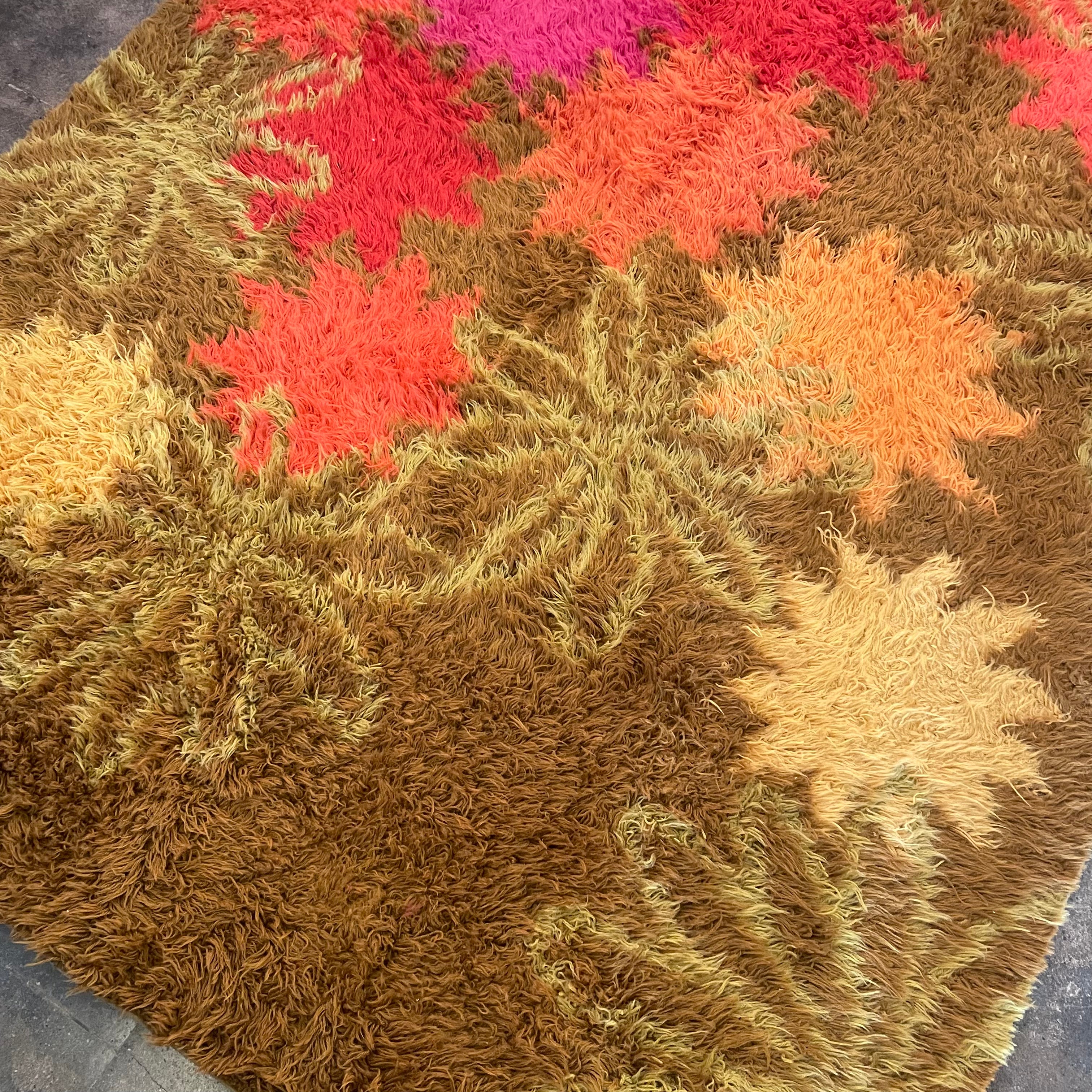 5’6” x 8’7” 1970’s Floral Shag Rug Rugs CANDID HOME   