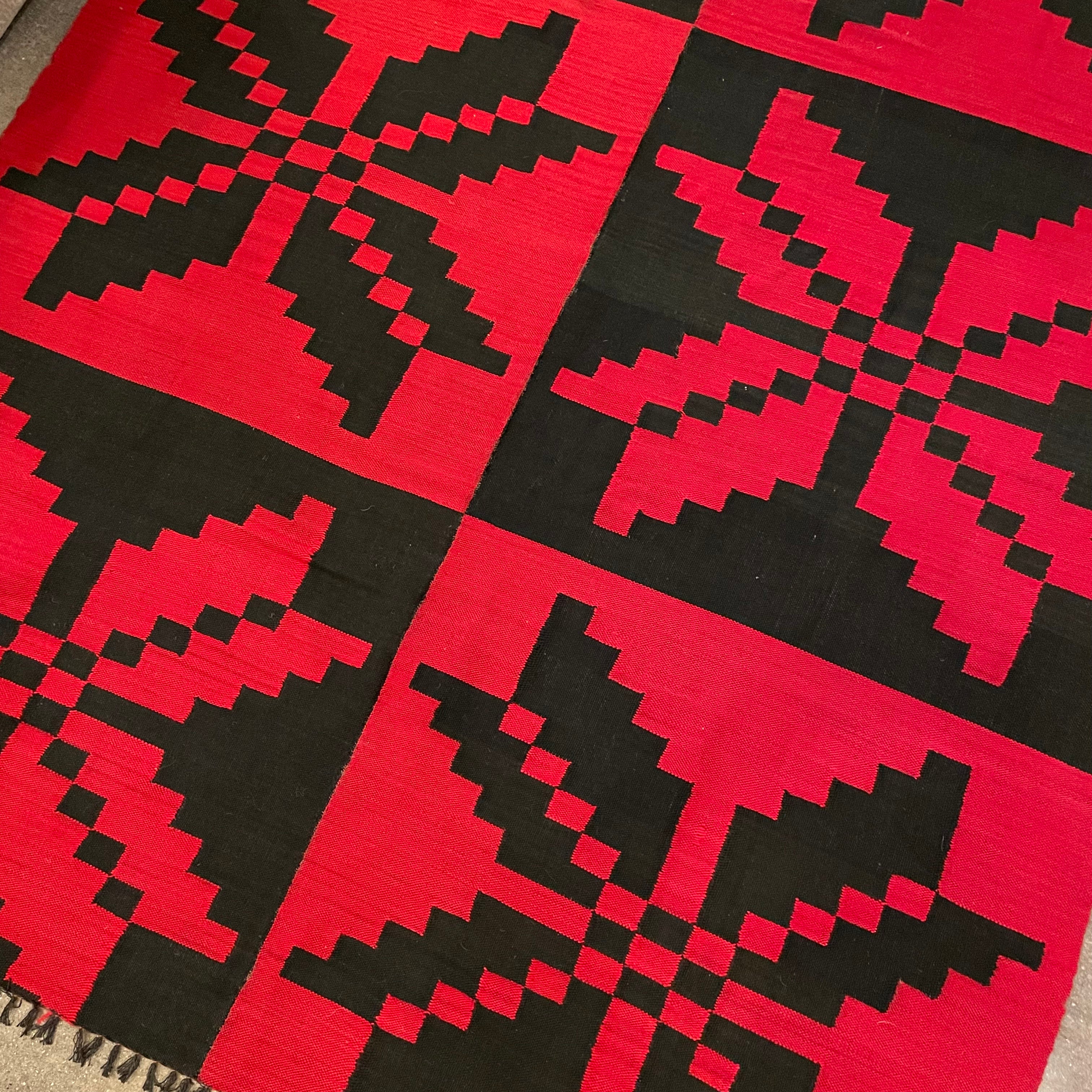 5’5” x 10’ Turkish Kilim Rug  CANDID HOME   