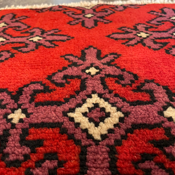 2’3” x 4’6” Vintage Turkish Rug