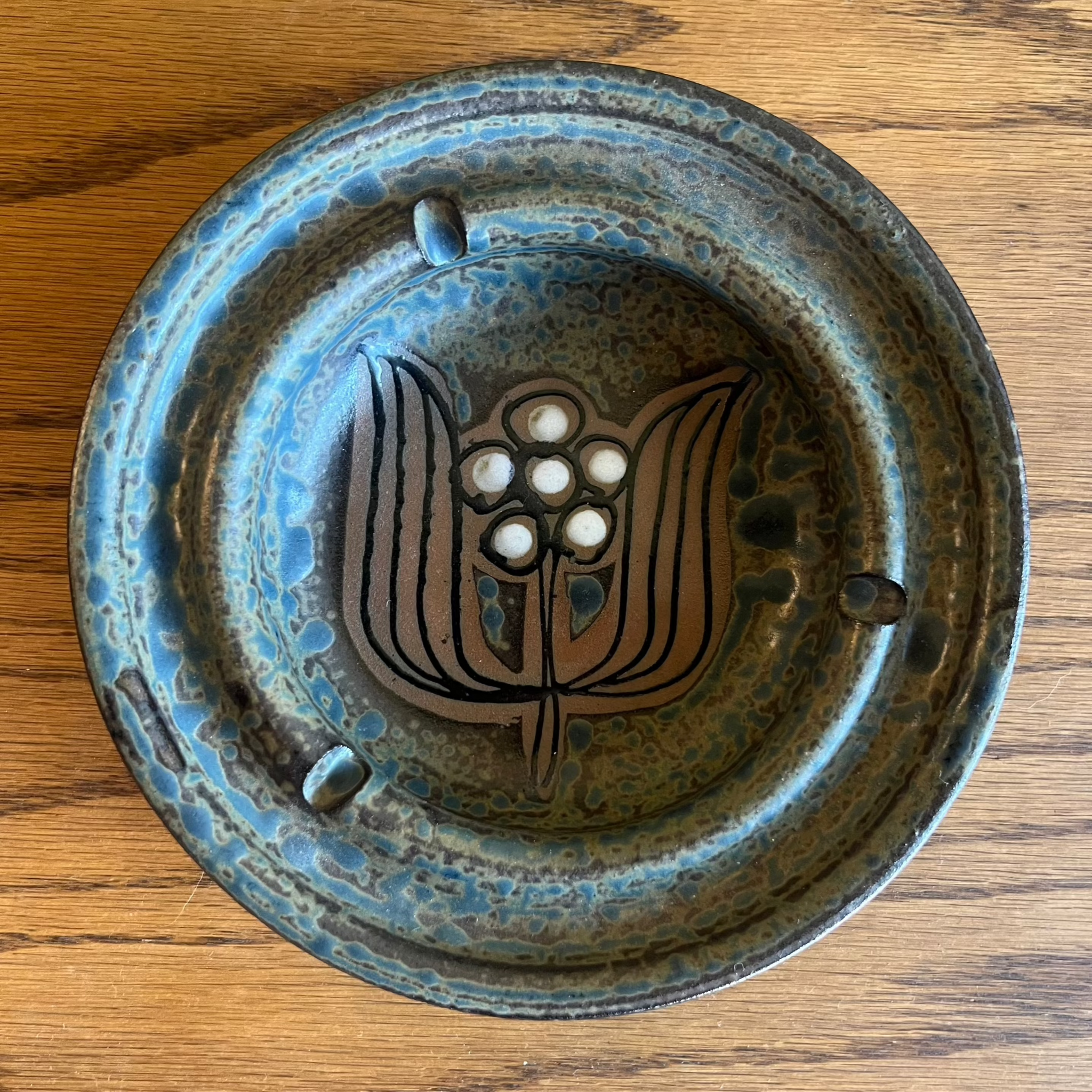 Assorted Vintage Ceramic Ashtrays ashtray CANDID HOME Large Blue Speckle Flower Ashtray